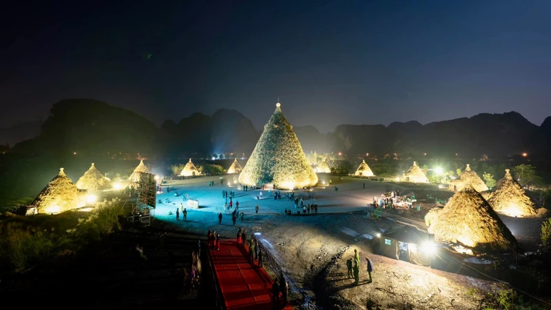 Đảo Khê Cốc - Nơi tái hiện sinh hoạt cộng đồng của cư dân cổ Tràng An là sản phẩm du lịch mới độc đáo của tỉnh Ninh Bình.
