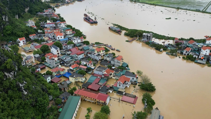 Ngập Lụt ở Kênh Gà, huyện Gia Viễn, tỉnh Ninh Bình. (Ảnh: THÁI BÁ)