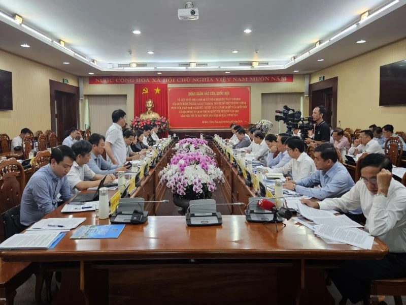 Toàn cảnh buổi làm việc của Đoàn giám sát của Quốc hội với Ủy ban nhân dân tỉnh Bà Rịa-Vũng Tàu.