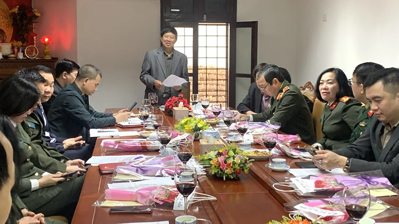 Thiếu tướng Vũ Hùng Vương, Phó Chủ tịch Thường trực Hội Cựu Công an nhân dân Việt Nam thông báo về hoạt động của Hội.