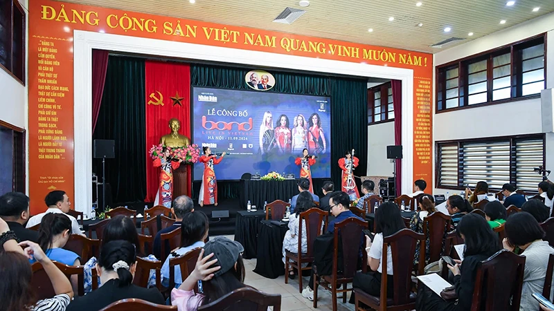 Sáng 11/9, tại Hà Nội, Báo Nhân Dân cùng IB Group Việt Nam tổ chức Lễ công bố sự kiện BOND Live In Vietnam. Ảnh: THÀNH ĐẠT