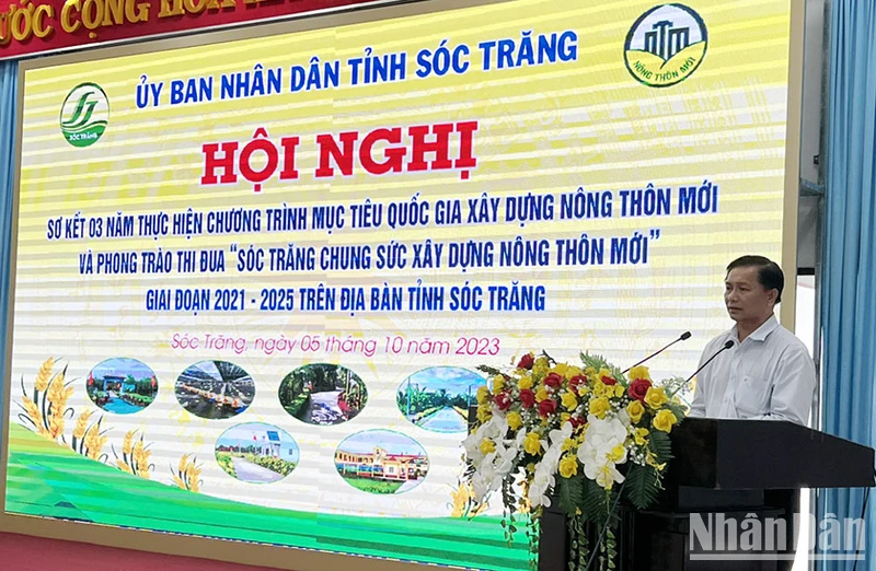 Chủ tịch Ủy ban nhân dân tỉnh Sóc Trăng Trần Văn Lâu chỉ đạo hội nghị.