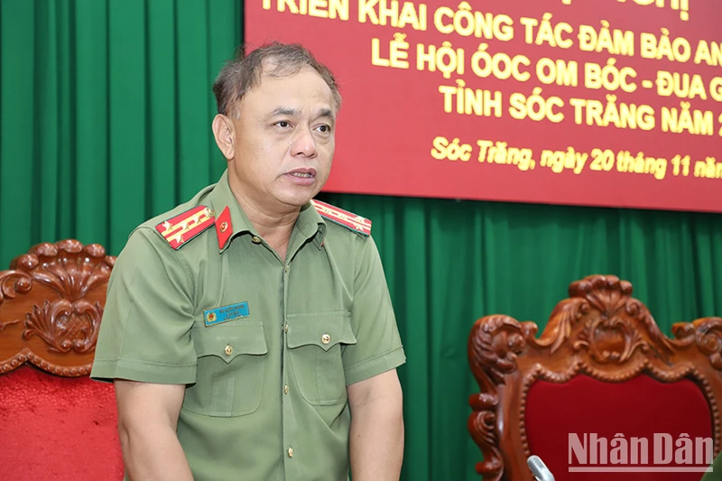 Đại tá Bùi Quốc Khánh, Giám đốc Công an tỉnh Sóc Trăng phát biểu tại Hội nghị.