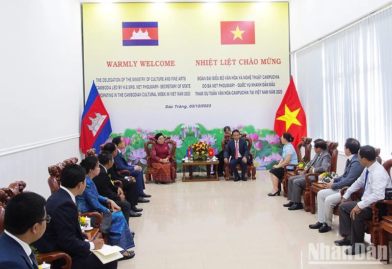 Buổi làm việc giữa đoàn Bộ Văn hóa và Nghệ thuật Vương quốc Campuchia và Bộ Văn hóa, Thể thao và Du lịch Việt Nam cùng lãnh tỉnh Sóc Trăng. 