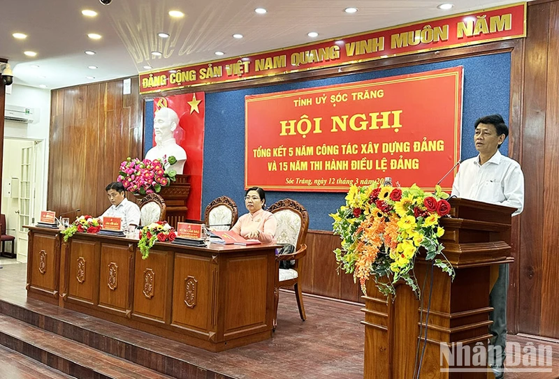 Bí thư Tỉnh ủy Sóc Trăng Lâm Văn Mẫn phát biểu tại hội nghị.