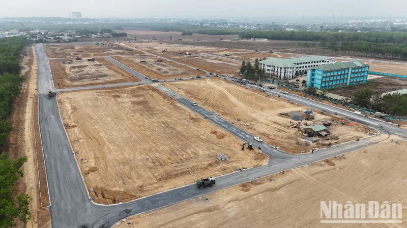 Khu tái định cư Long Đức đang được xây dựng để phục vụ dự án cao tốc Biên Hòa-Vũng Tàu.