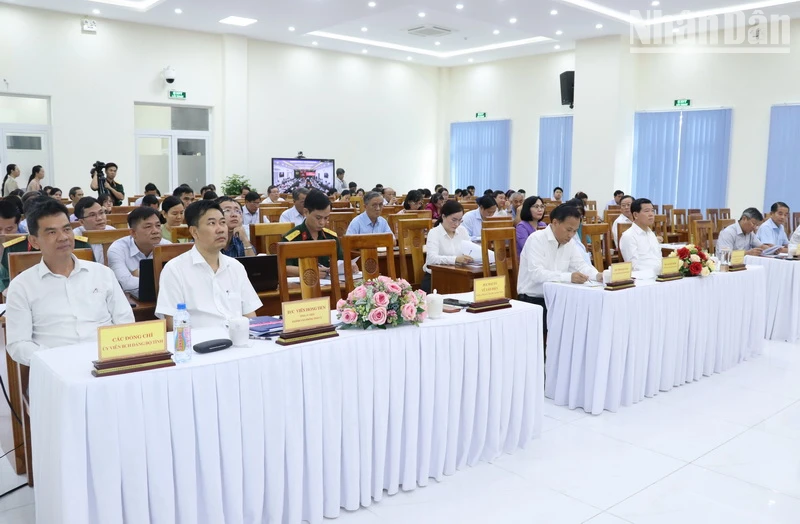 Lãnh đạo tỉnh Đồng Nai tham dự hội nghị tại điểm cầu trụ sở Tỉnh ủy.