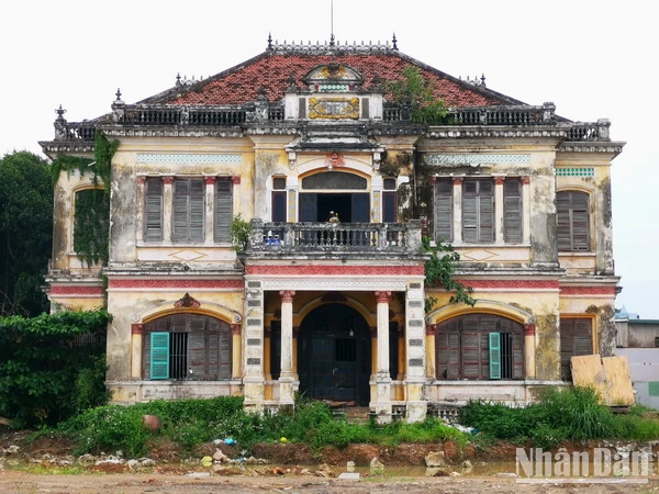 Ban Thường vụ Tỉnh ủy Đồng Nai chỉ đạo bảo tồn biệt thự cổ ven sông "nhà lầu ông Phủ".