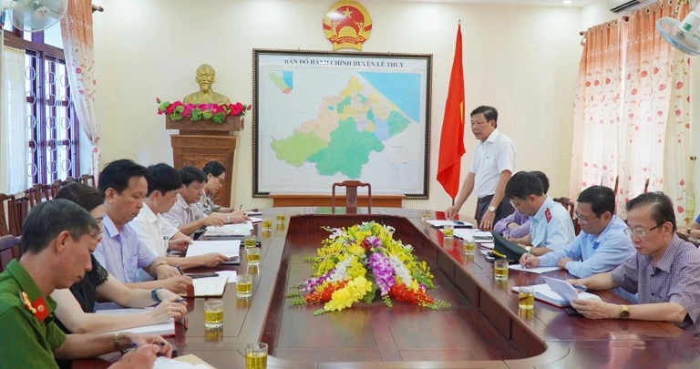 Phó Giám đốc Sở Y tế Quảng Bình Phan Thanh Hải phát biểu tại buổi làm việc.