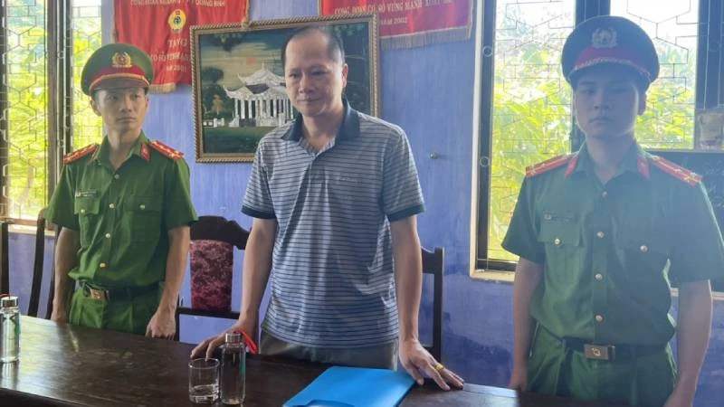 Công an tỉnh Quảng Bình tống đạt quyết định khởi tố bị can đối với Nguyễn Thanh Long.