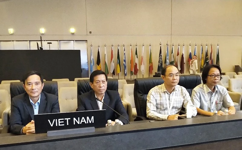 Các đại biểu tỉnh Quảng Bình trong thành phần của đoàn Việt Nam tham dự kỳ họp.