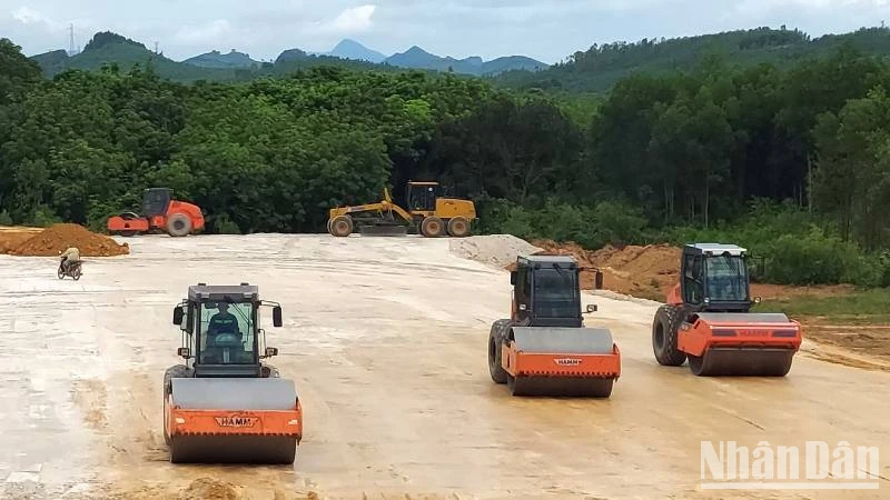 Thi công dự án công trình đường bộ cao tốc Bắc-Nam đoạn đi qua tỉnh Quảng Bình