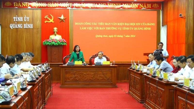 Đồng chí Bùi Thị Minh Hoài phát biểu tại buổi làm việc với Tỉnh ủy Quảng Bình.