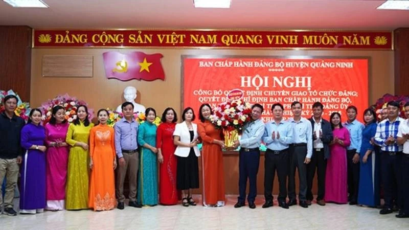 Ban chấp hành Đảng bộ thị trấn Quán Hàu được kiện toàn sau khi sắp xếp lại đơn vị hành chính. 