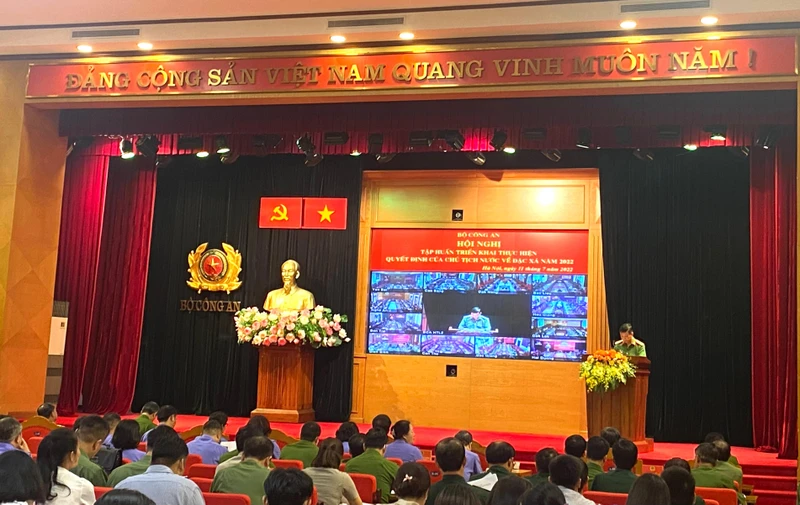 Hội nghị diễn ra dưới hình thức trực tuyến từ Hội trường Bộ Công an đến Trung tâm thông tin chỉ huy của 63 Công an tỉnh, thành phố trực thuộc Trung ương.