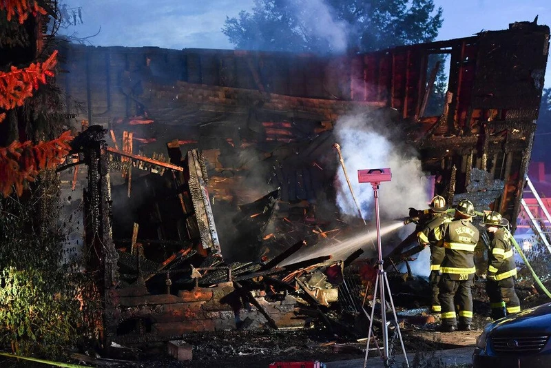 Hiện trường vụ hỏa hoạn ở Pennsylvania, làm ít nhất 10 người thiệt mạng. (Ảnh: Bloomsburg/AP)
