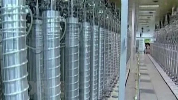 Các máy ly tâm bên trong cơ sở hạt nhân Natanz ở miền trung Iran. (Ảnh: IRNA/TTXVN)