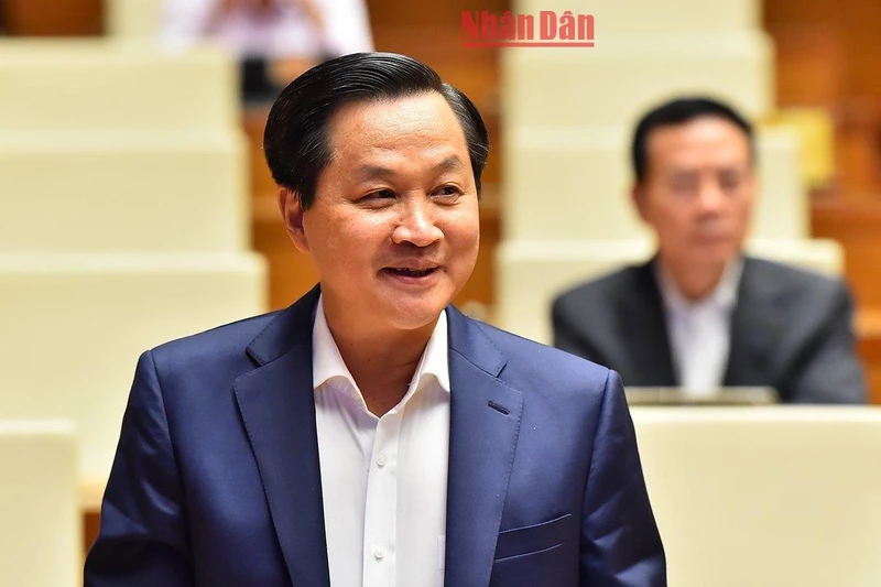 Phó Thủ tướng Chính phủ Lê Minh Khái phát biểu tại phiên chất vấn chiều 5/11. (Ảnh: THỦY NGUYÊN)