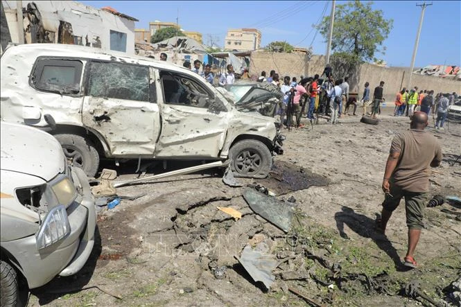 Hiện trường vụ đánh bom xe tại Mogadishu, Somalia. (Ảnh tư liệu: THX/TTXVN)