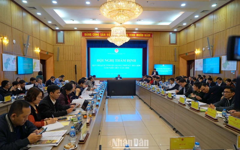 Quang cảnh Phiên họp thẩm định Quy hoạch tỉnh Hà Giang thời kỳ 2021-2030, tầm nhìn đến năm 2050. (Ảnh: TRUNG HƯNG)