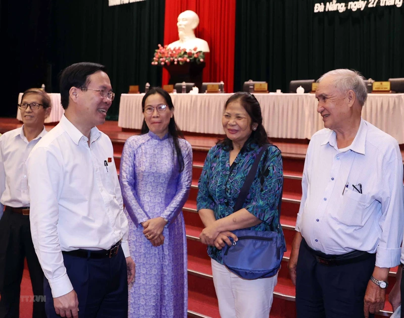 Chủ tịch nước Võ Văn Thưởng tiếp xúc cử tri Đà Nẵng. (Ảnh: TTXVN)