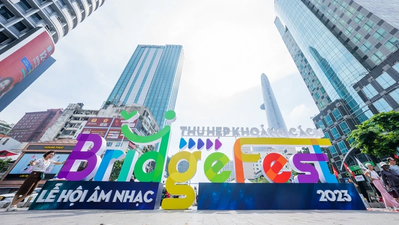 Lễ hội âm nhạc-Kết nối cộng đồng BridgeFest 2023 được tổ chức tại phố đi bộ Nguyễn Huệ, Thành phố Hồ Chí Minh. (Ảnh: ECUE)