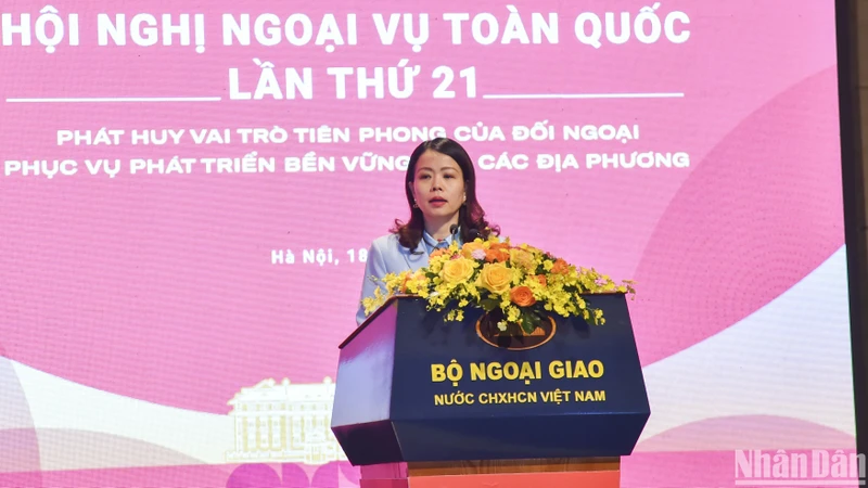 Thứ trưởng Ngoại giao Nguyễn Minh Hằng phát biểu. (Ảnh: TRUNG HƯNG) 