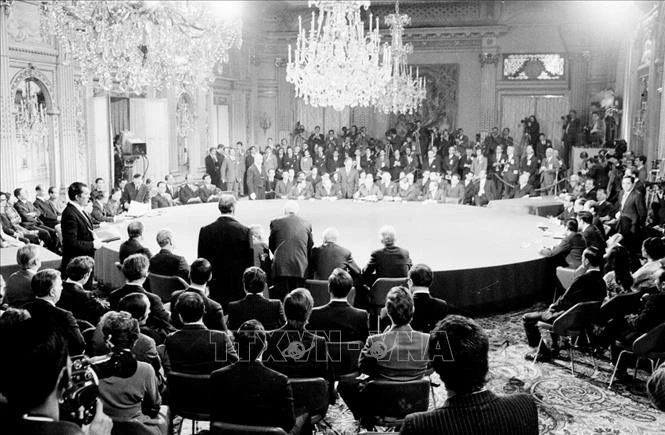 Quang cảnh lễ ký Hiệp định Paris, ngày 27/1/1973, tại Trung tâm các Hội nghị quốc tế ở thủ đô Paris (Pháp). (Ảnh: TTXVN)