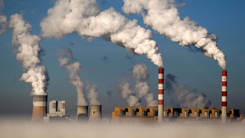 ADB cho rằng, thuế carbon của EU sẽ tác động hạn chế tới biến đổi khí hậu trong khi sẽ gây tác động tiêu cực nhẹ tới các nền kinh tế đang phát triển ở châu Á. Ảnh minh họa: Reuters