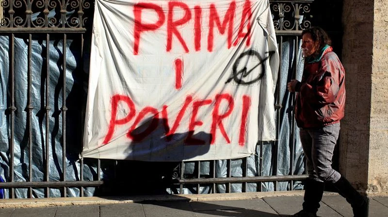 Có tới gần 10% dân số Italia sống trong tình trạng "nghèo đói tuyệt đối" trong năm 2023. (Ảnh: Reuters) 