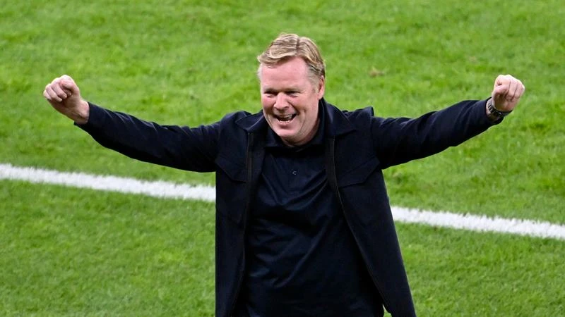 HLV Ronald Koeman ăn mừng sau trận đấu với Thổ Nhĩ Kỳ. (Ảnh: Reuters) 