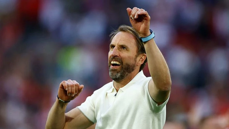 HLV Gareth Southgate vui mừng sau khi Anh giành quyền vào bán kết. (Ảnh: Reuters) 