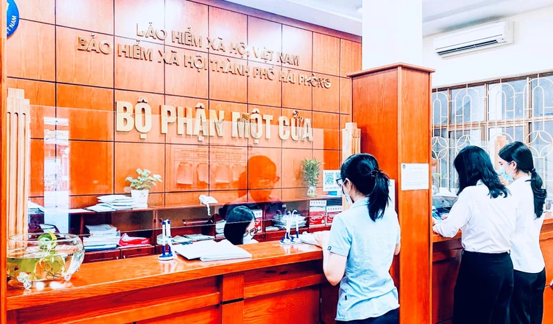 Bộ phận một cửa của Bảo hiểm xã hội thành phố Hải Phòng tiếp nhận và giải quyết các thủ tục liên quan đến bảo hiểm xã hội, bảo hiểm y tế.