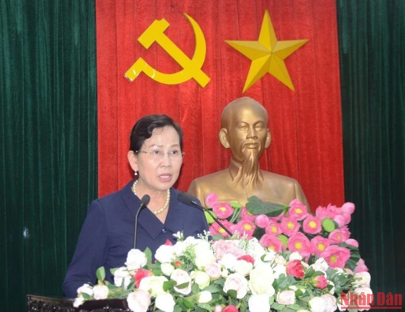 Đồng chí Lê Thị Thủy, Bí thư Tỉnh ủy Hà Nam phát biểu chỉ đạo hội nghị.