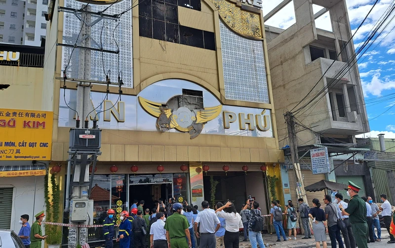 Cơ sở kinh doanh karaoke An Phú tại thành phố Thuận An, tỉnh Bình Dương, vừa xảy ra cháy đặc biệt nghiêm trọng làm 32 người tử vong.