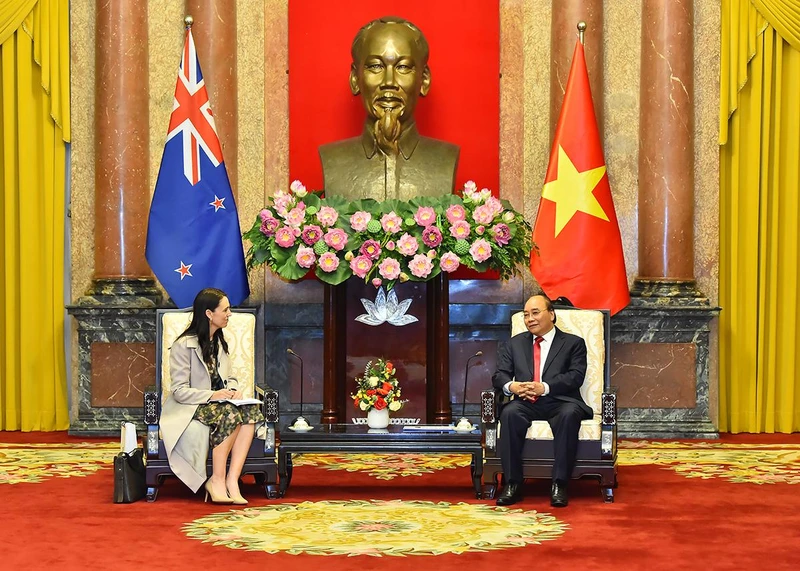 Chủ tịch nước Nguyễn Xuân Phúc tiếp Thủ tướng New Zealand Jacinda Ardern. (Ảnh: Thủy Nguyên)