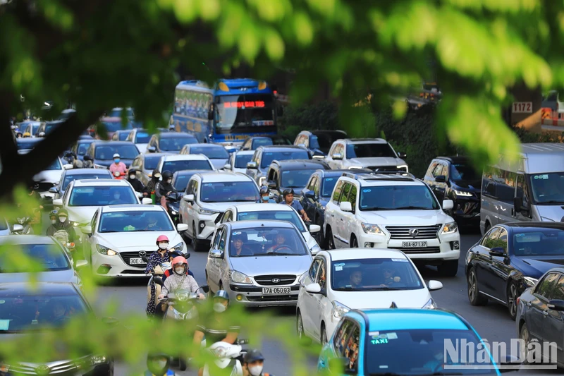 Phó Thủ tướng Chính phủ Trần Lưu Quang đã ký Công điện số 750/CĐ-TTg ngày 18/8/2023 của Thủ tướng Chính phủ về bảo đảm trật tự, an toàn giao thông trong dịp nghỉ Lễ Quốc khánh 2/9 và tháng cao điểm an toàn giao thông cho học sinh đến trường.
