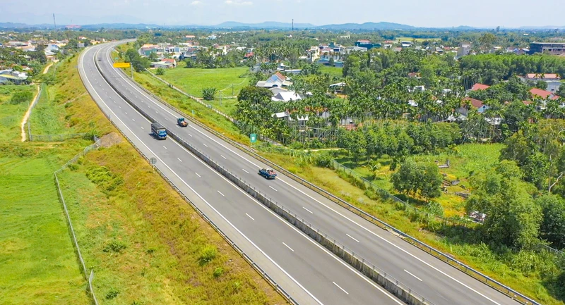 Tuyến cao tốc Đà Nẵng - Quảng Ngãi.