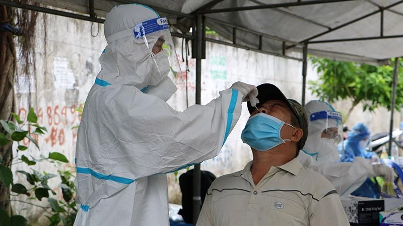 Lấy mẫu xét nghiệm SARS-CoV-2 tại tỉnh Đồng Nai vào tháng 9/2021.