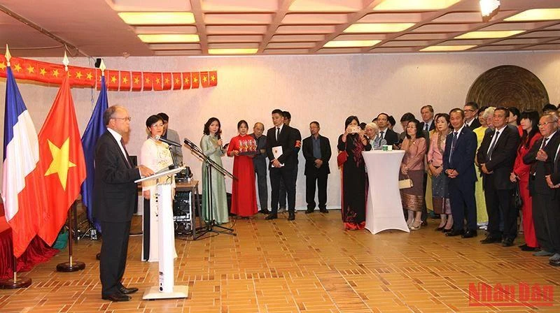 Đại sứ Đinh Toàn Thắng phát biểu tại lễ kỷ niệm.