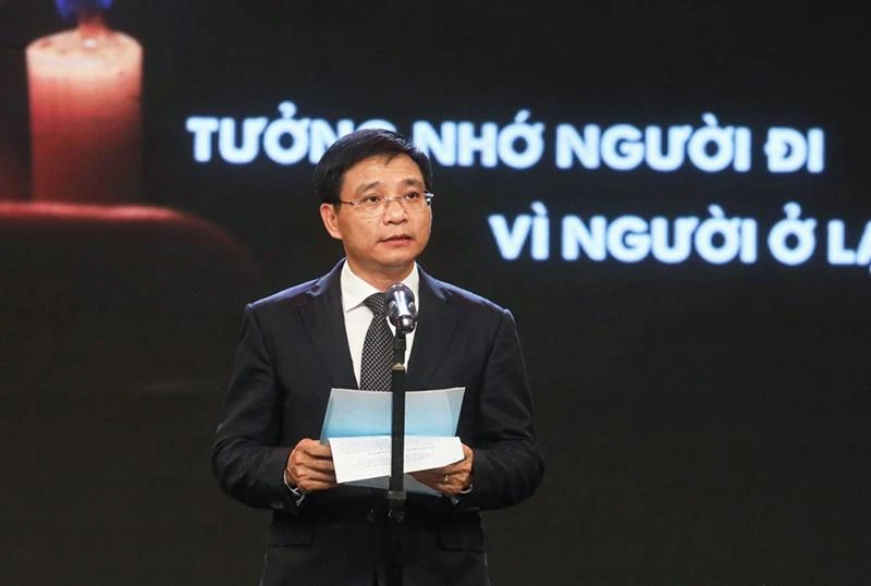 Bộ trưởng Giao thông vận tải, Phó Chủ tịch thường trực Ủy ban An toàn giao thông Quốc gia Nguyễn Văn Thắng phát biểu.