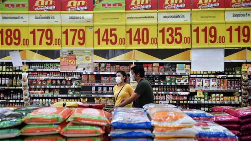 Gạo được bày bán tại siêu thị ở Bangkok (Thái Lan). (Ảnh: AFP/TTXVN)