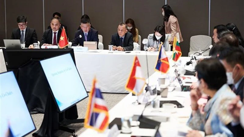 Quang cảnh Đối thoại ASEAN và Hàn Quốc lần thứ 26 diễn ra tại Seoul (Hàn Quốc) hồi tháng Bảy năm ngoái. (Ảnh: TTXVN)
