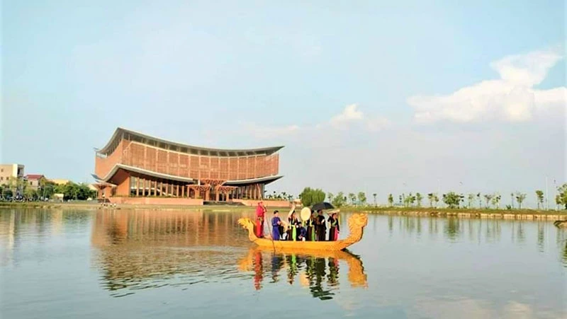 Nhà hát Dân ca Quan họ Bắc Ninh tại khu Viêm Xá, phường Hòa Long, thành phố Bắc Ninh.