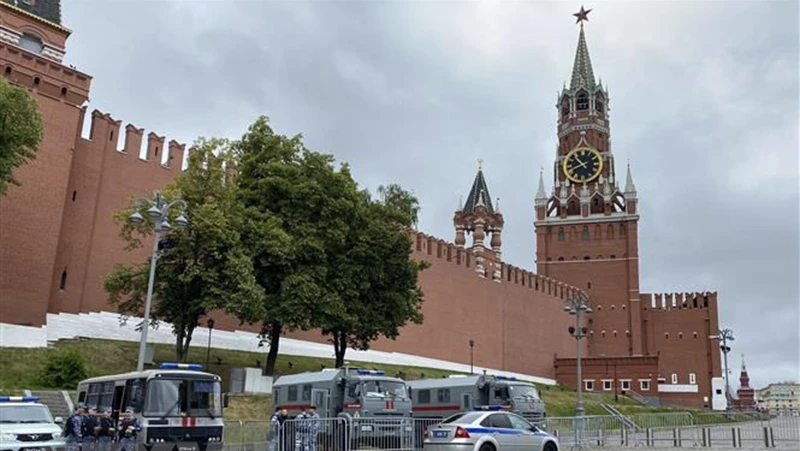 Lực lượng thực thi pháp luật Nga được triển khai bảo vệ an ninh ở thủ đô Moskva, ngày 24/6/2023. (Ảnh: AFP/TTXVN)