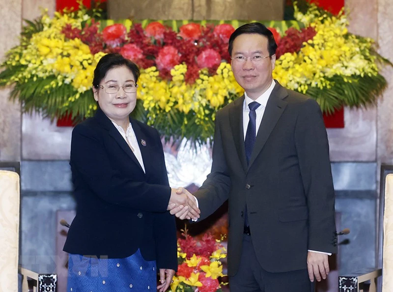 Chủ tịch nước Võ Văn Thưởng tiếp bà Viengthong Siphandon, Bí thư Trung ương Đảng, Chánh án Tòa án Nhân dân Tối cao Lào. (Ảnh: Thống Nhất/TTXVN)