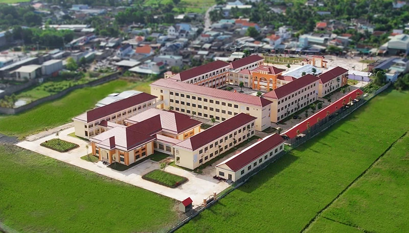 Long An khánh thành Trường THPT Nguyễn Trung Trực - Bến Lức do VPBank tài trợ
