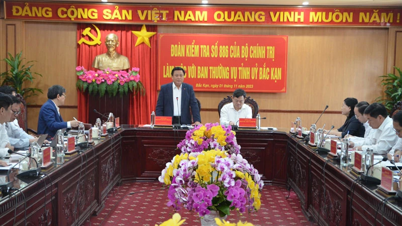 Đồng chí Nguyễn Xuân Thắng kết luận buổi làm việc. (Ảnh: TUẤN SƠN)
