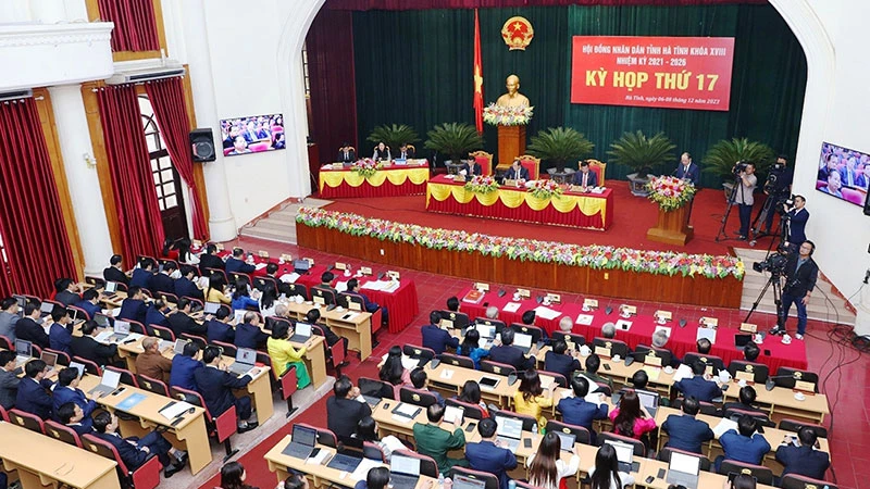Kỳ họp thứ 17, Hội đồng nhân dân tỉnh Hà Tĩnh thống nhất ban hành chính sách hỗ trợ lưu học sinh Lào.