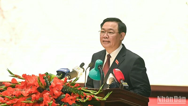 Chủ tịch Quốc hội Vương Đình Huệ chúc Tết Đảng bộ, chính quyền và nhân dân Thủ đô Hà Nội. (Ảnh: DUY LINH)